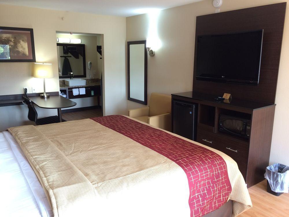 เรด รูฟ พลัส+ เบอร์มิงแฮม อีสต์ - ไอออนเดล/ แอร์พอร์ต Hotel Irondale ภายนอก รูปภาพ