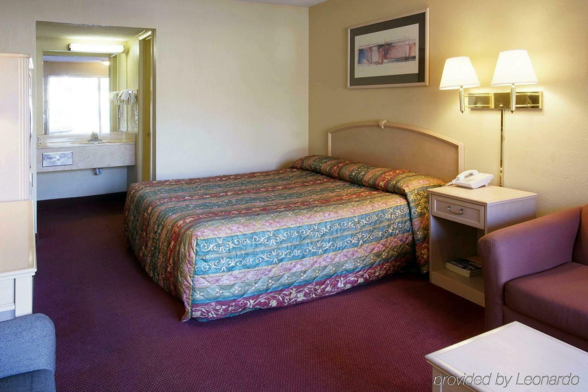 เรด รูฟ พลัส+ เบอร์มิงแฮม อีสต์ - ไอออนเดล/ แอร์พอร์ต Hotel Irondale ภายนอก รูปภาพ